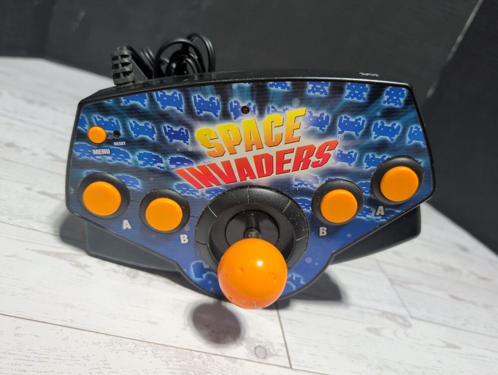 2003 Radica Space Invaders 5-in-1 Plug N Play TV Game - TESTED WORKING